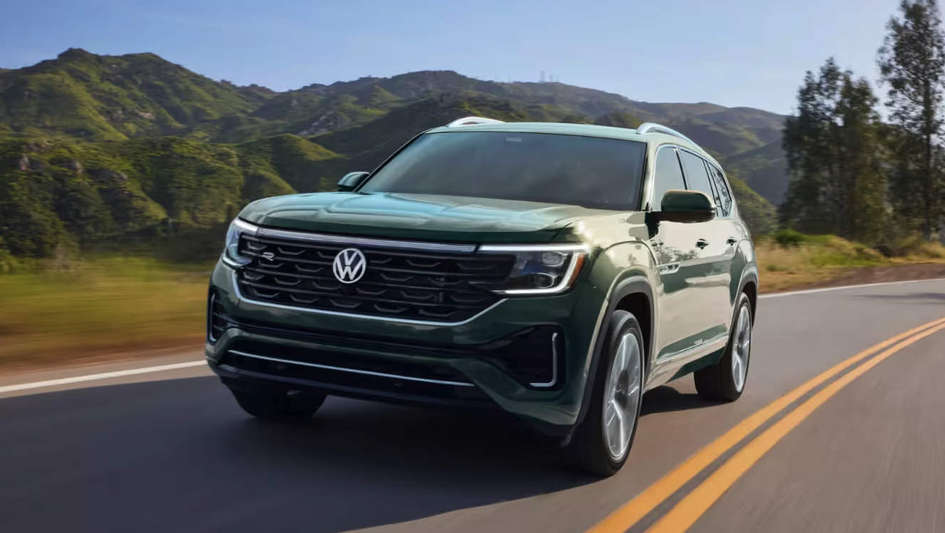 Volkswagen Tiguan or Taos for summer travel near Daphne, AL