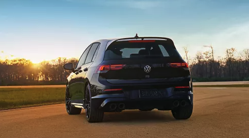 Volkswagen Golf R vs Golf GTI near Daphne, AL