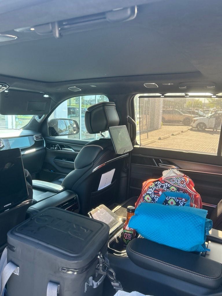 2023 Jeep Grand Wagoneer Series III Obsidian