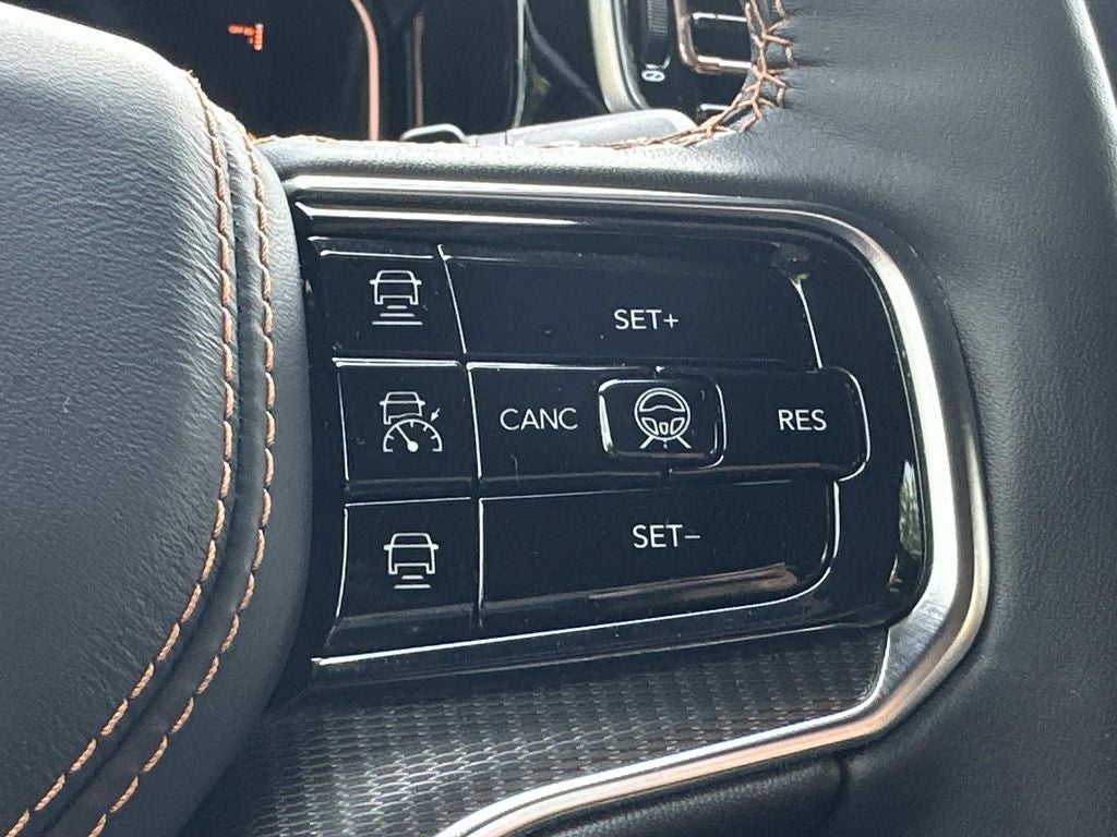 2023 Jeep Grand Wagoneer Series III Obsidian