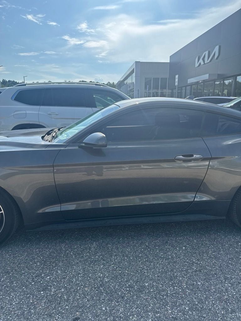 2020 Ford Mustang EcoBoost