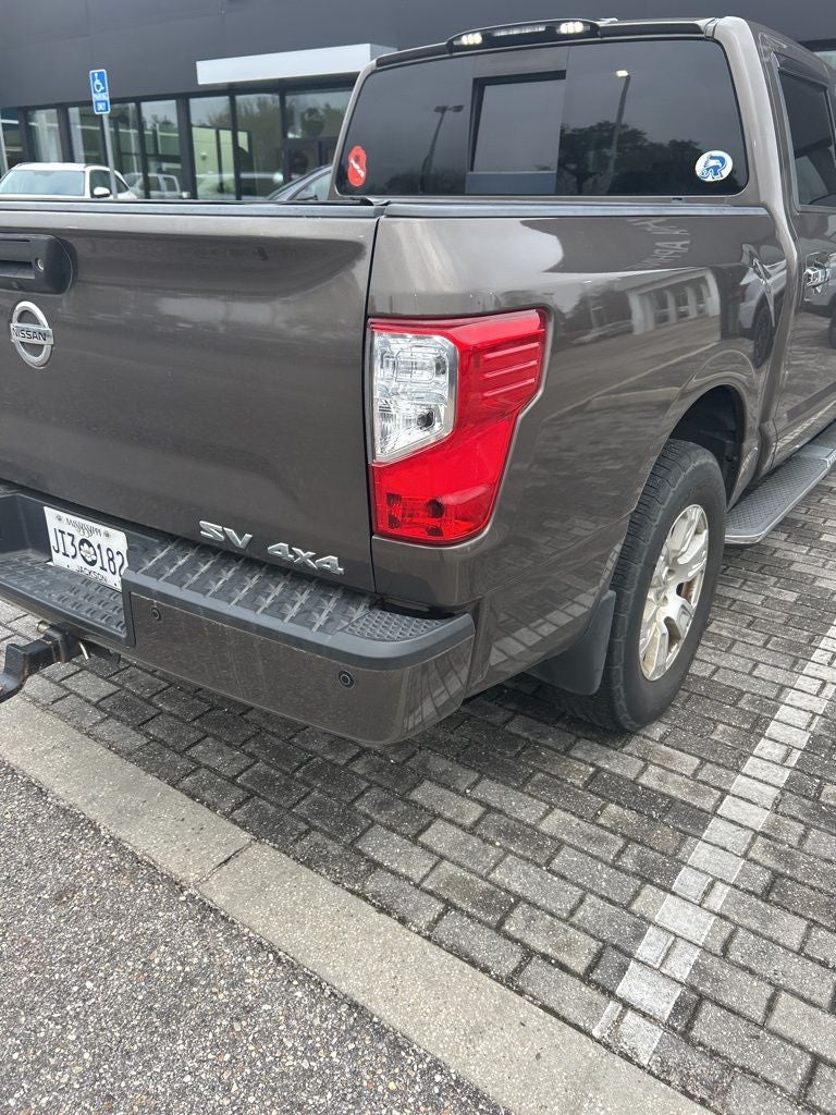2017 Nissan Titan SV