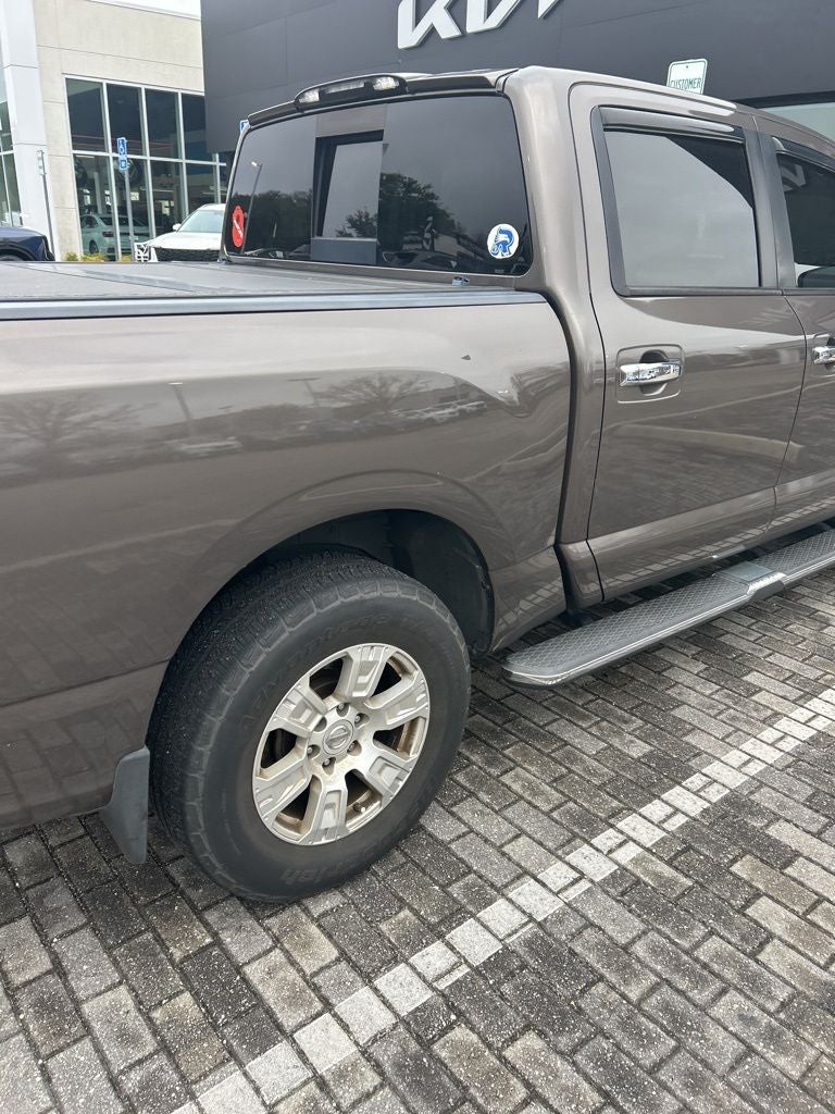 2017 Nissan Titan SV