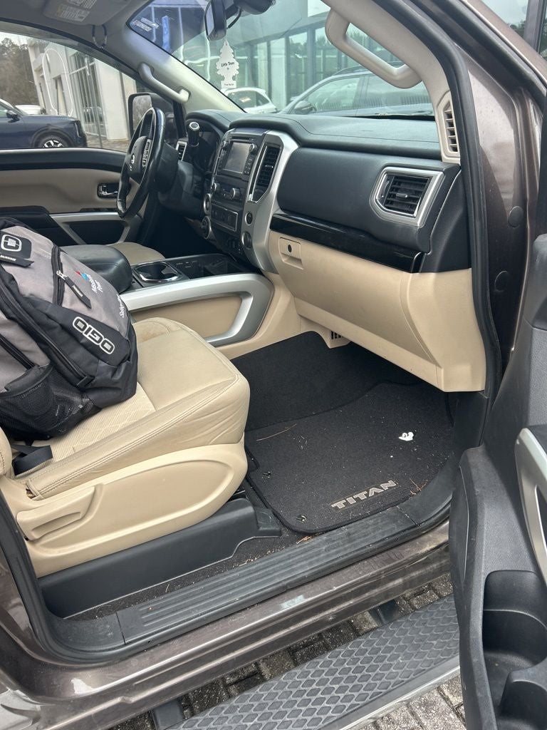 2017 Nissan Titan SV