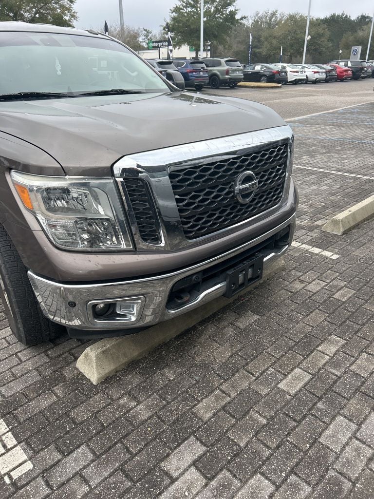2017 Nissan Titan SV