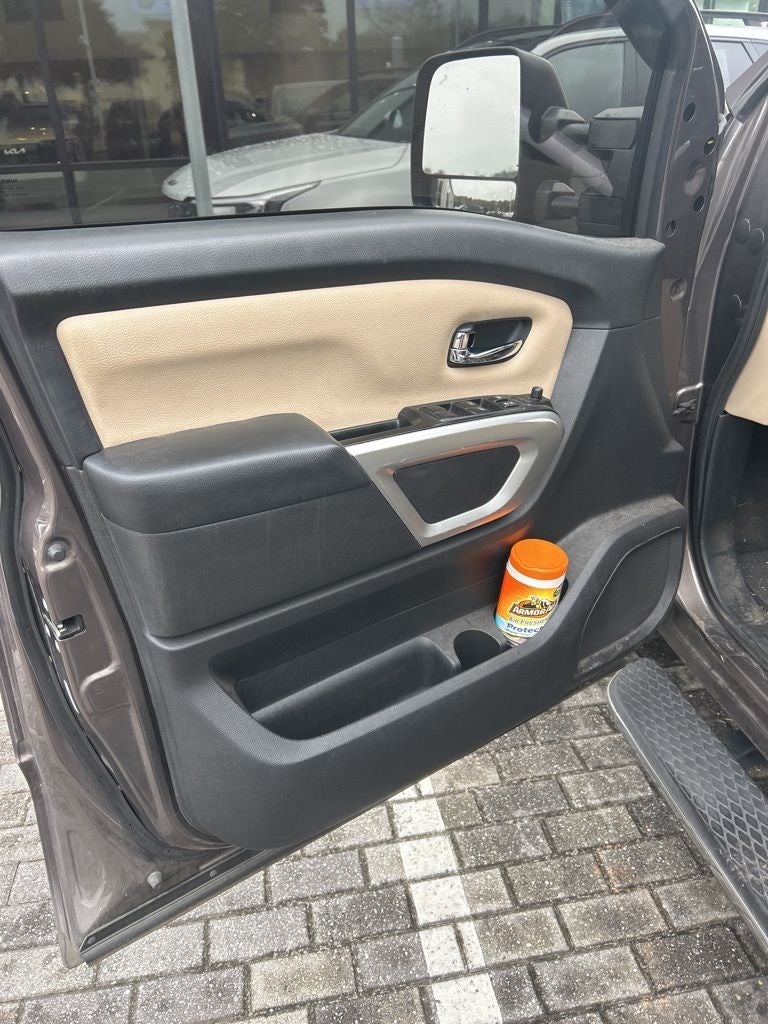 2017 Nissan Titan SV