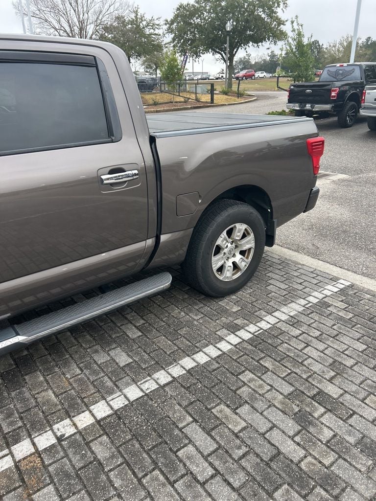 2017 Nissan Titan SV