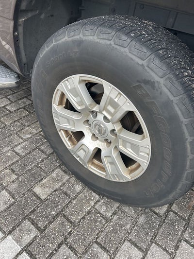 2017 Nissan Titan SV