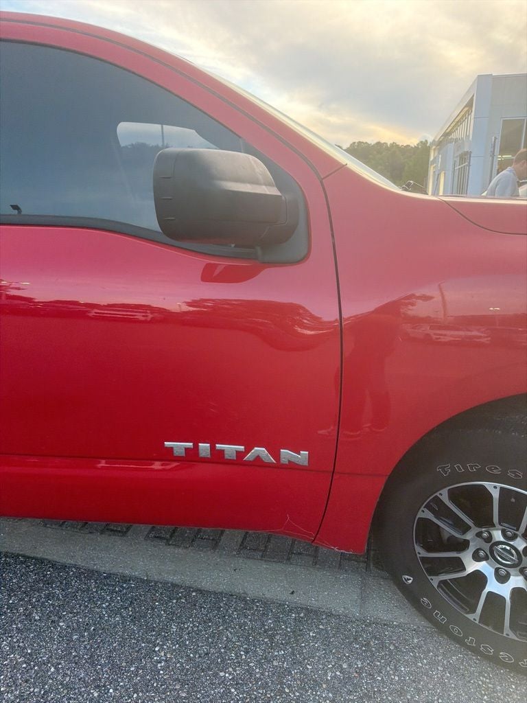 2022 Nissan Titan SV