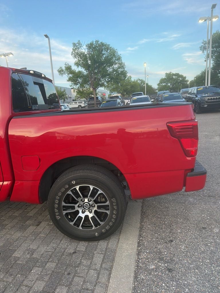 2022 Nissan Titan SV