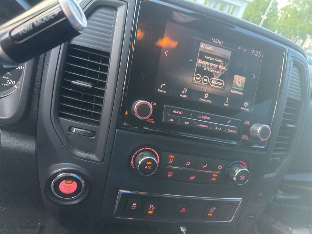 2022 Nissan Titan SV