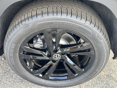 2026 Volkswagen Atlas Cross Sport 2.0T SEL R-Line Black