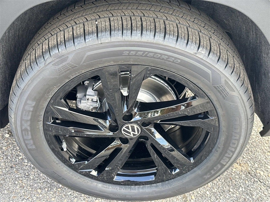 2026 Volkswagen Atlas Cross Sport 2.0T SEL R-Line Black