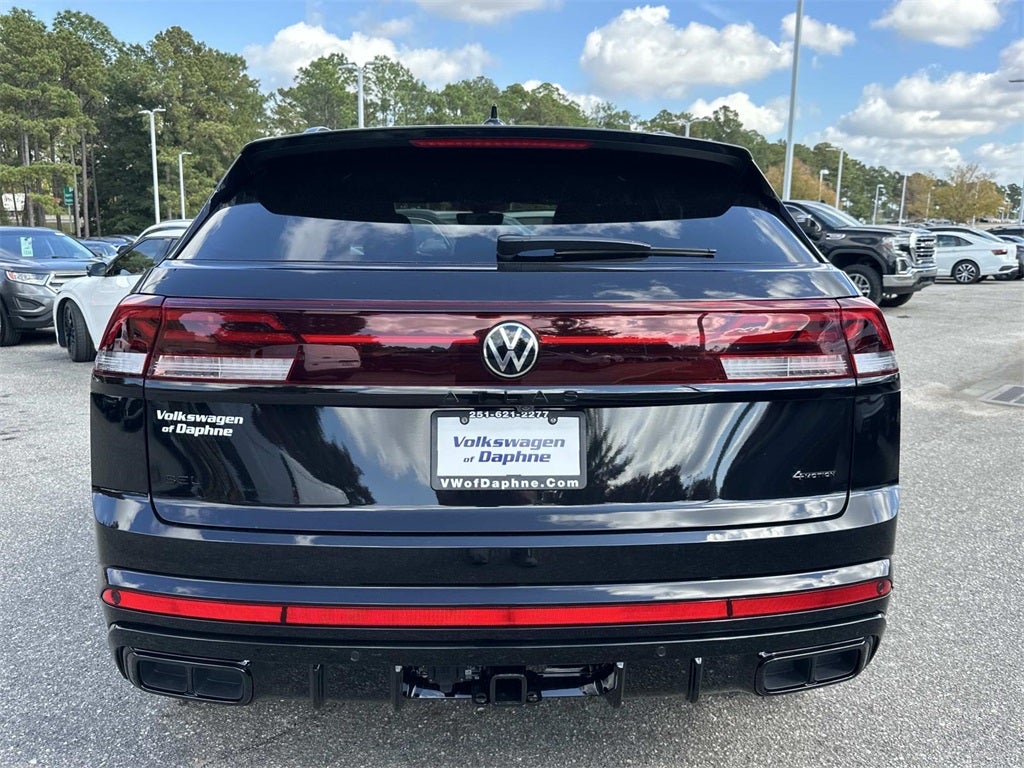 2026 Volkswagen Atlas Cross Sport 2.0T SEL R-Line Black