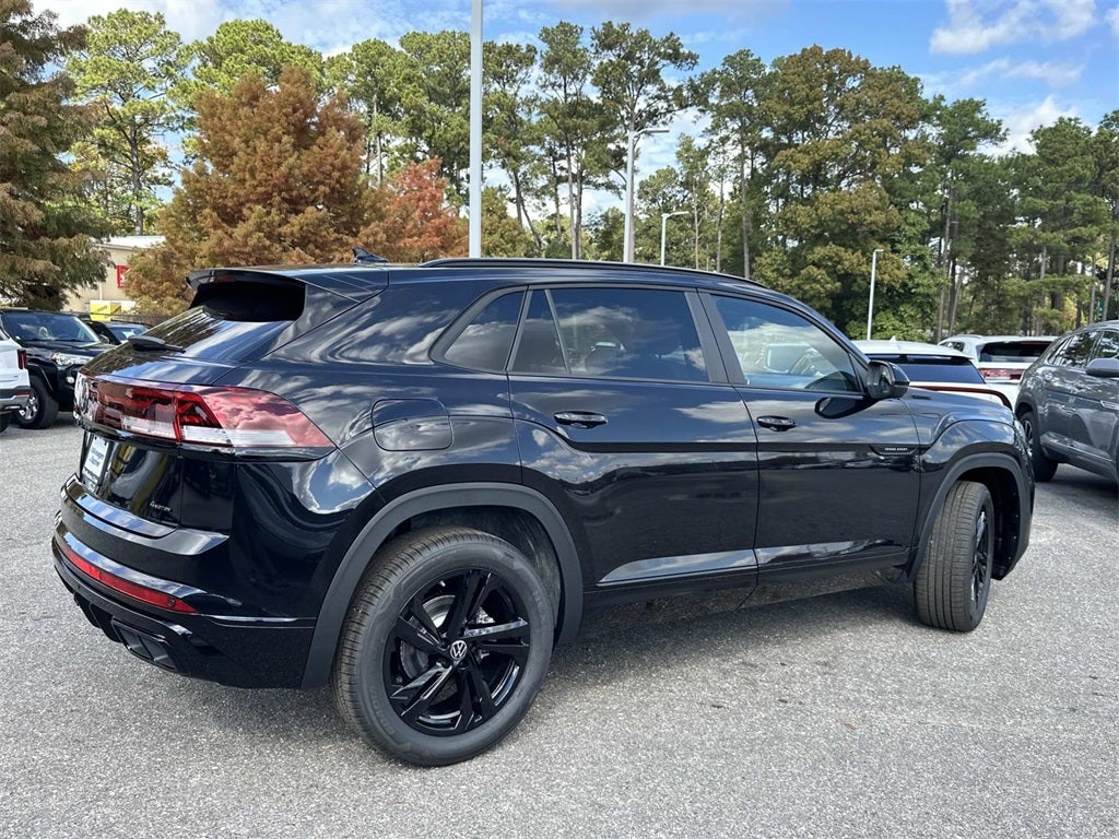 2026 Volkswagen Atlas Cross Sport 2.0T SEL R-Line Black