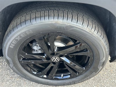 2026 Volkswagen Atlas Cross Sport 2.0T SEL R-Line Black