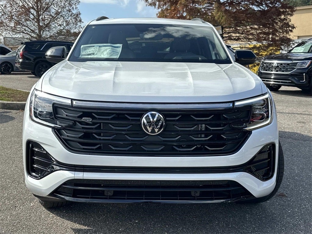 2026 Volkswagen Atlas Cross Sport 2.0T SEL R-Line Black