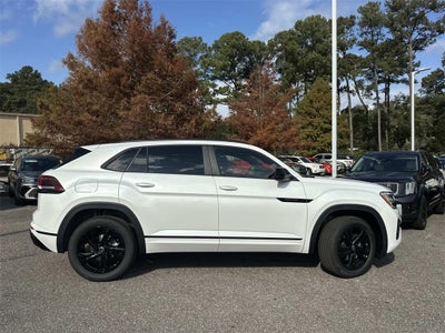 2026 Volkswagen Atlas Cross Sport 2.0T SEL R-Line Black