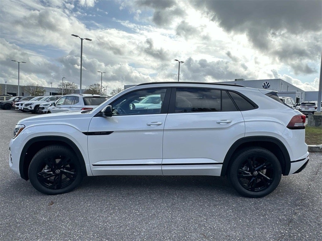 2026 Volkswagen Atlas Cross Sport 2.0T SEL R-Line Black