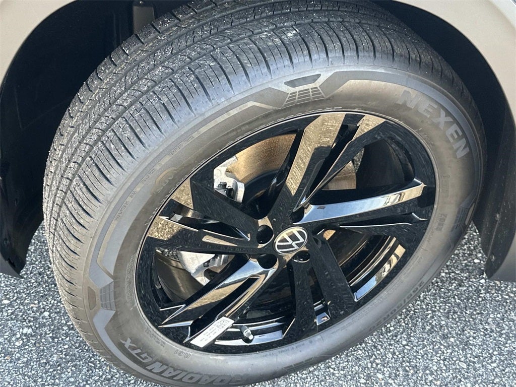 2026 Volkswagen Atlas Cross Sport 2.0T SEL R-Line Black