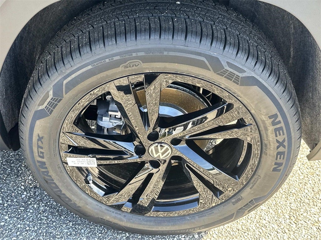 2026 Volkswagen Atlas Cross Sport 2.0T SEL R-Line Black