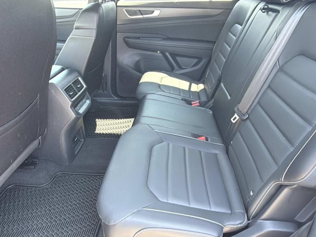 2024 Volkswagen Atlas Cross Sport 2.0T SEL R-Line