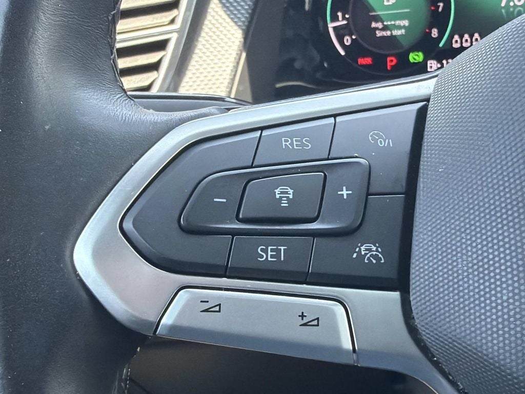 2024 Volkswagen Atlas Cross Sport 2.0T SEL R-Line