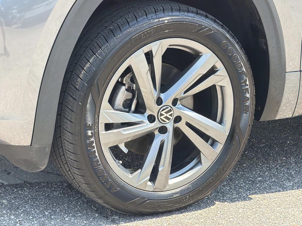 2024 Volkswagen Atlas Cross Sport 2.0T SEL R-Line