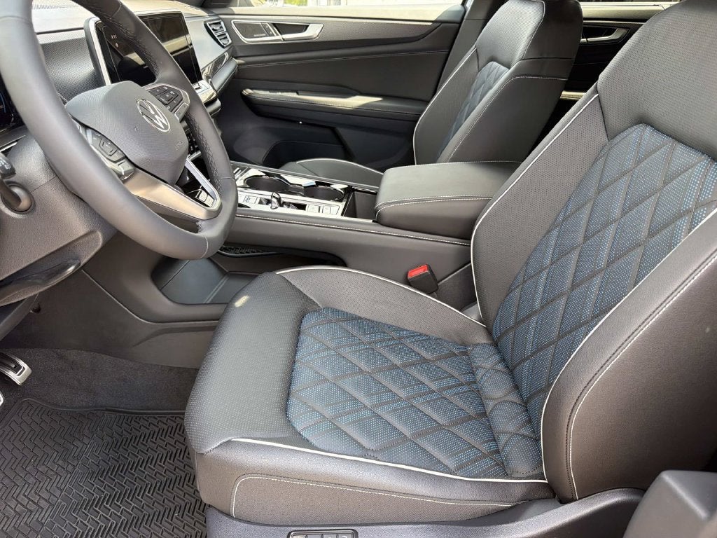 2026 Volkswagen Atlas Cross Sport SEL Premium R-Line