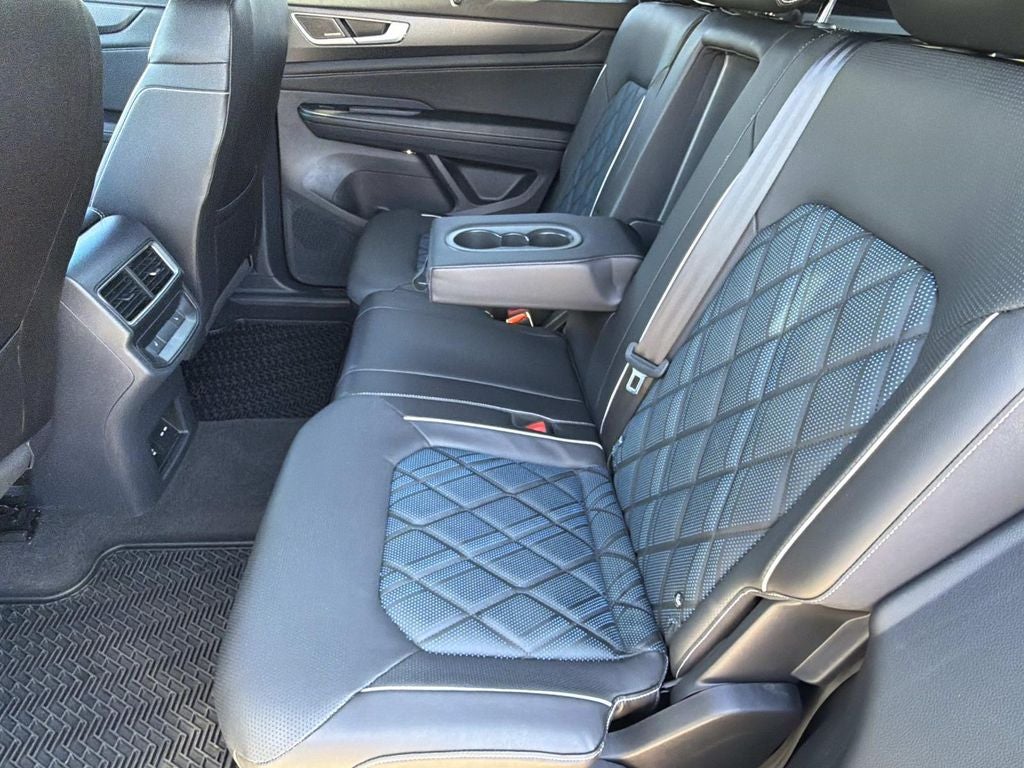 2024 Volkswagen Atlas Cross Sport 2.0T SEL Premium R-Line