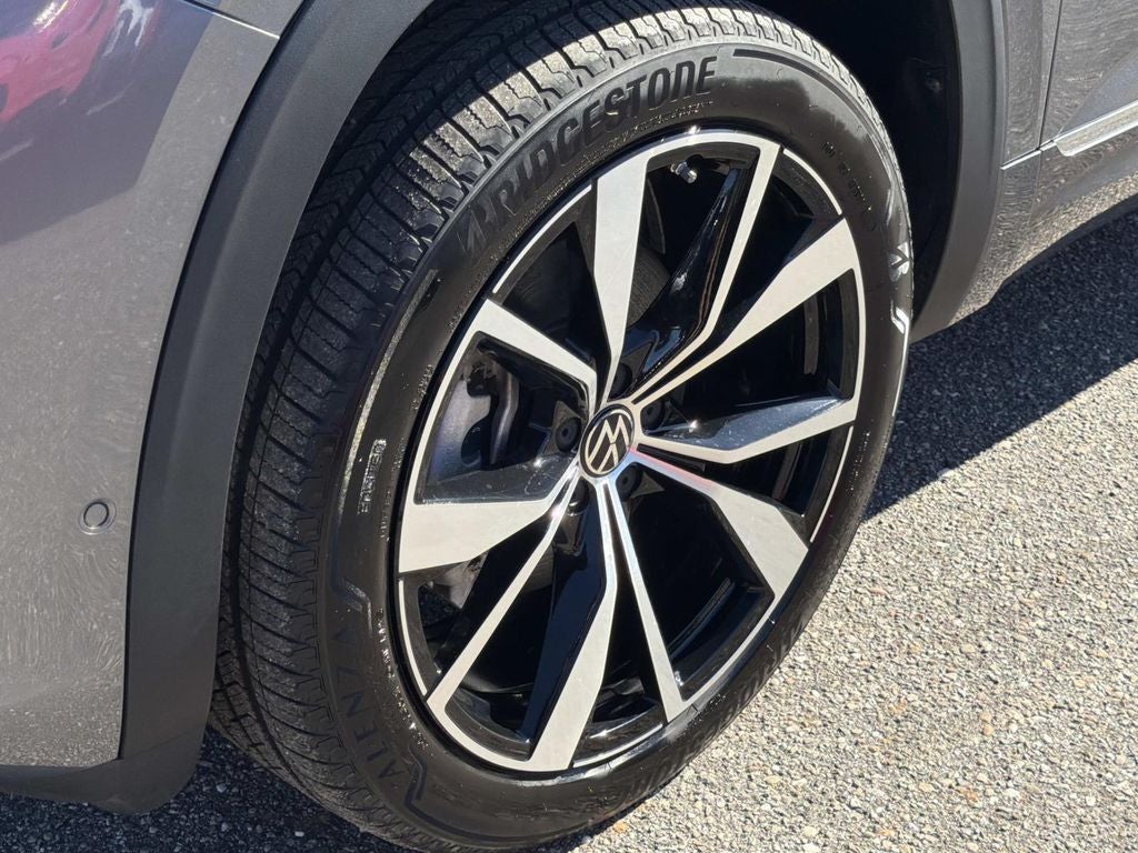 2024 Volkswagen Atlas Cross Sport 2.0T SEL Premium R-Line