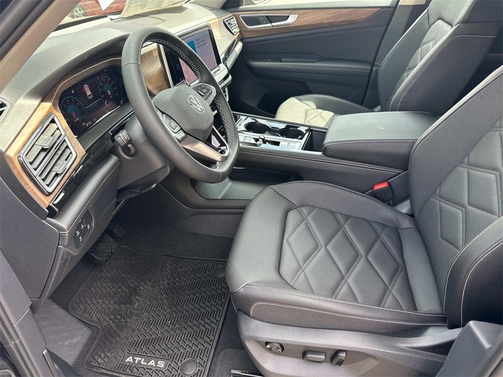 2025 Volkswagen Atlas 2.0T SE