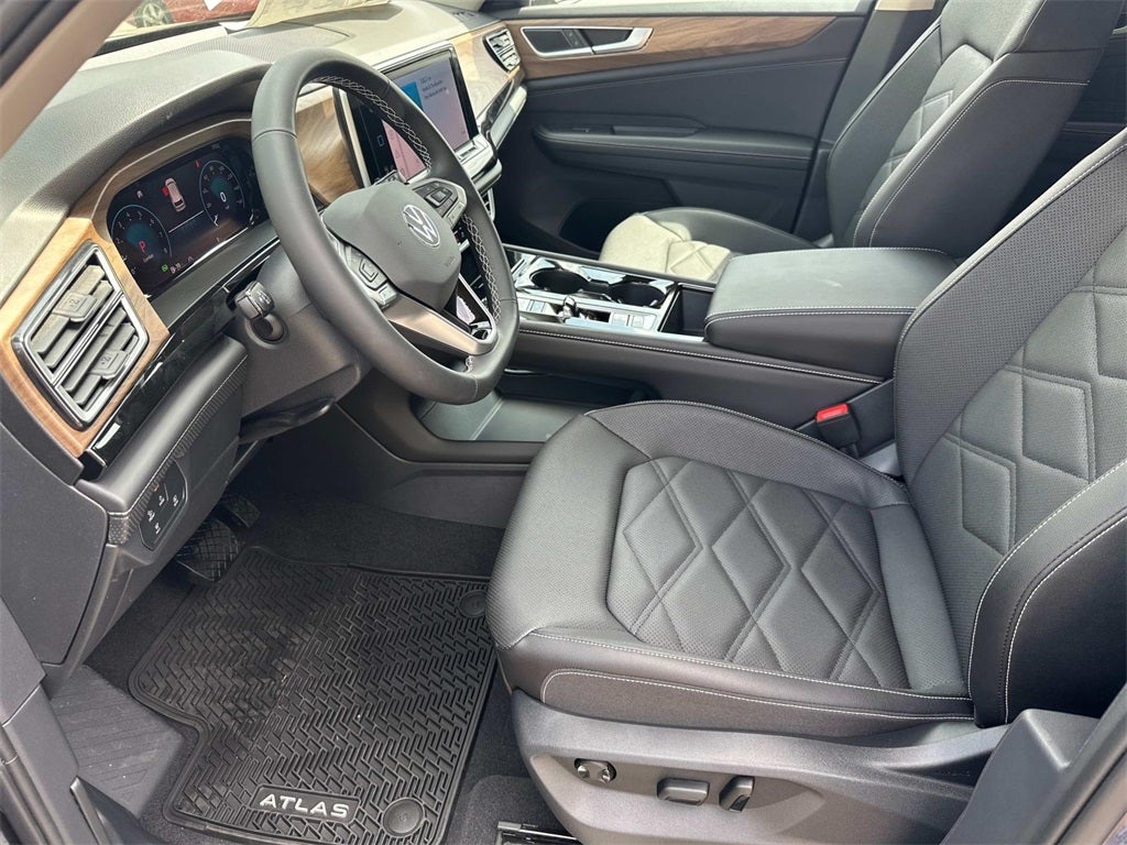 2025 Volkswagen Atlas 2.0T SE