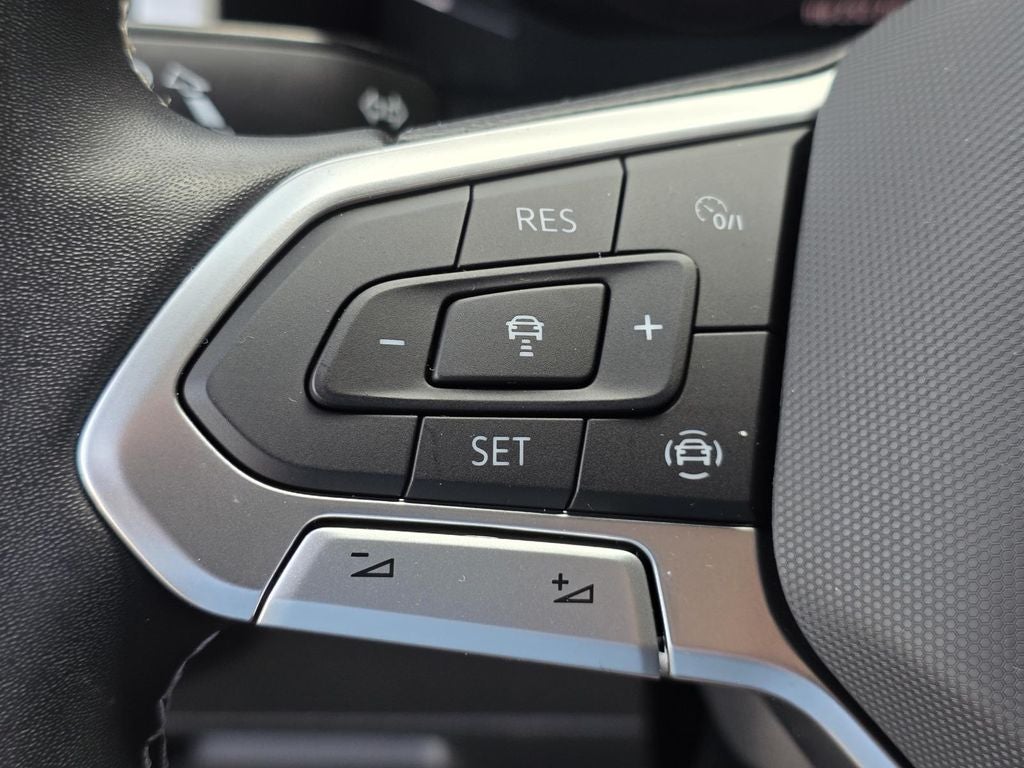 2023 Volkswagen Atlas Cross Sport 2.0T SE w/Technology