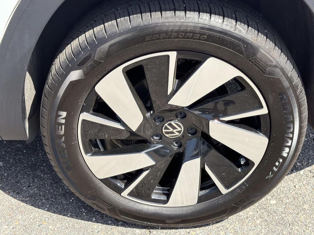 2025 Volkswagen Atlas Cross Sport 2.0T SE w/Technology