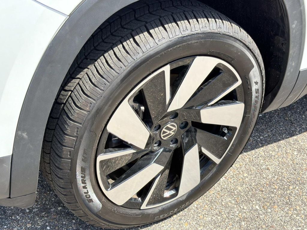 2025 Volkswagen Atlas Cross Sport 2.0T SE w/Technology