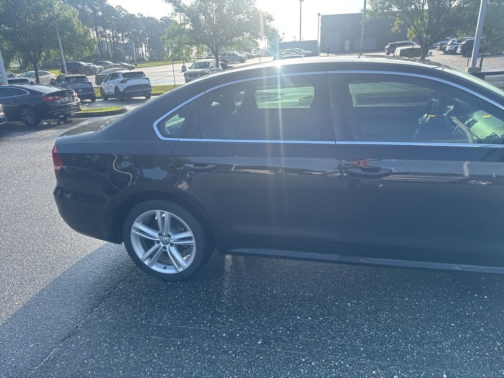 2014 Volkswagen Passat V6 SE w/Sunroof