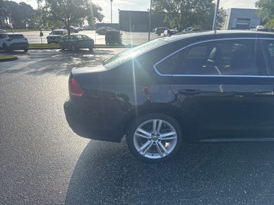 2014 Volkswagen Passat V6 SE w/Sunroof