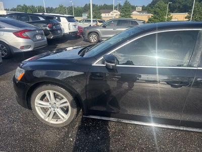 2014 Volkswagen Passat V6 SE w/Sunroof