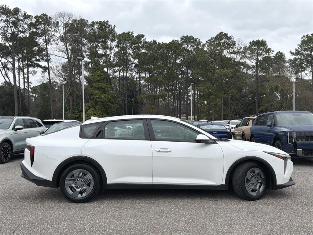 2025 Kia K4 LX