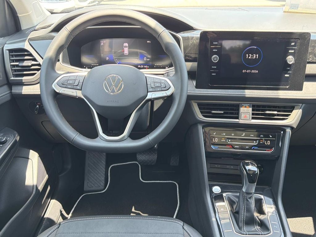 2026 Volkswagen Taos 1.5T SE Black