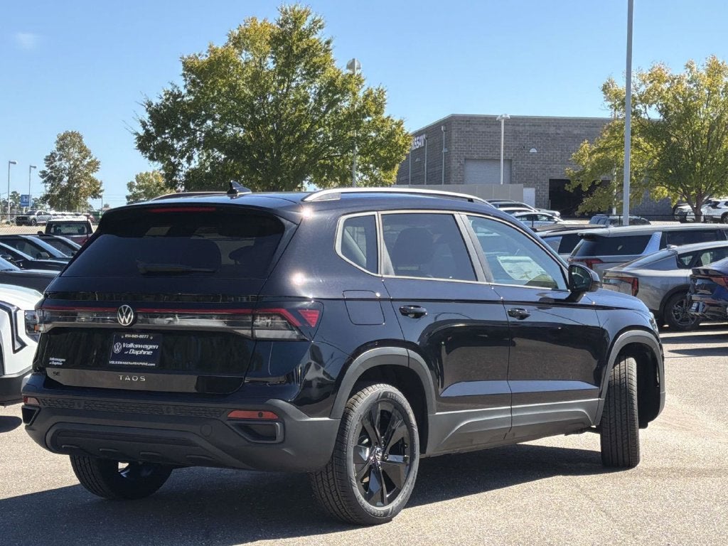 2027 Volkswagen Taos 1.5T SE Black