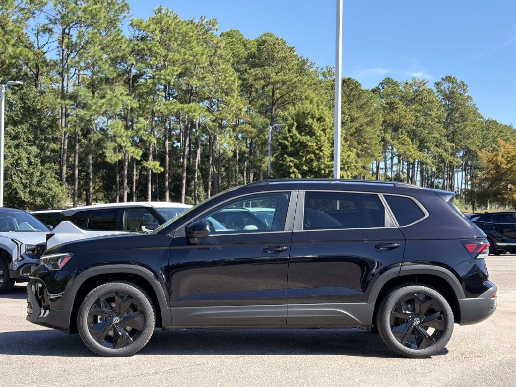 2027 Volkswagen Taos 1.5T SE Black