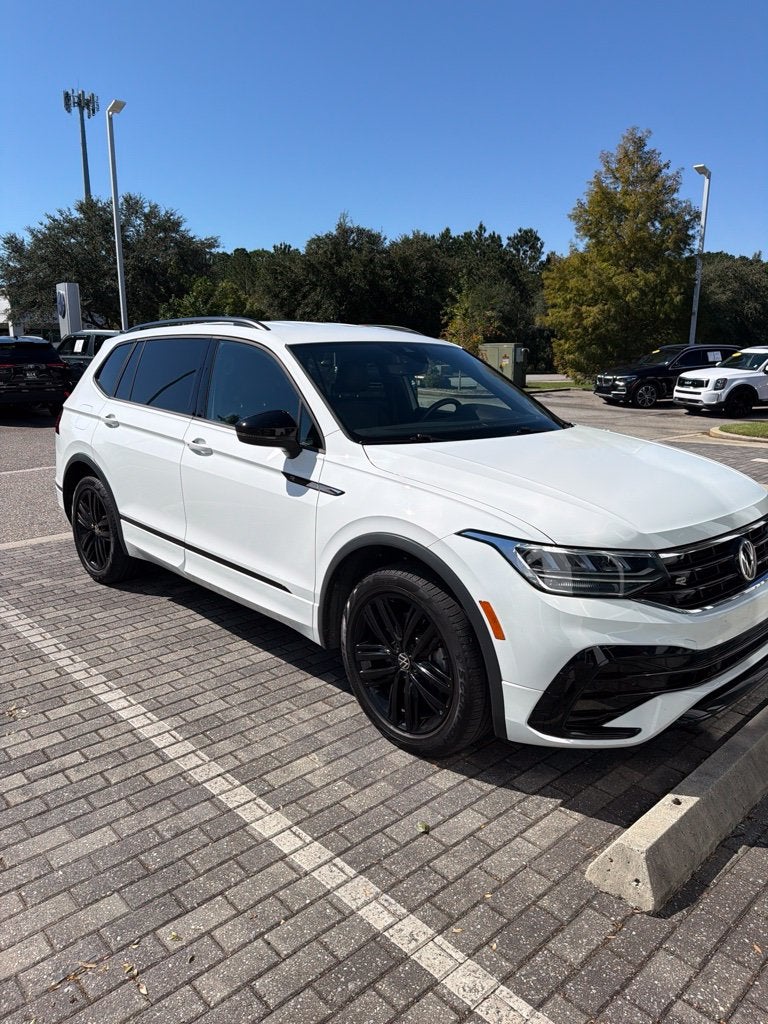 2022 Volkswagen Tiguan 2.0T SE R-Line Black