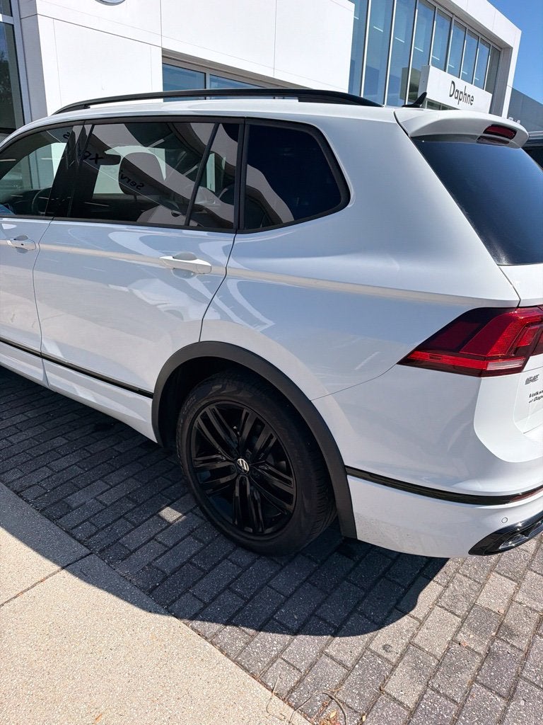 2022 Volkswagen Tiguan 2.0T SE R-Line Black