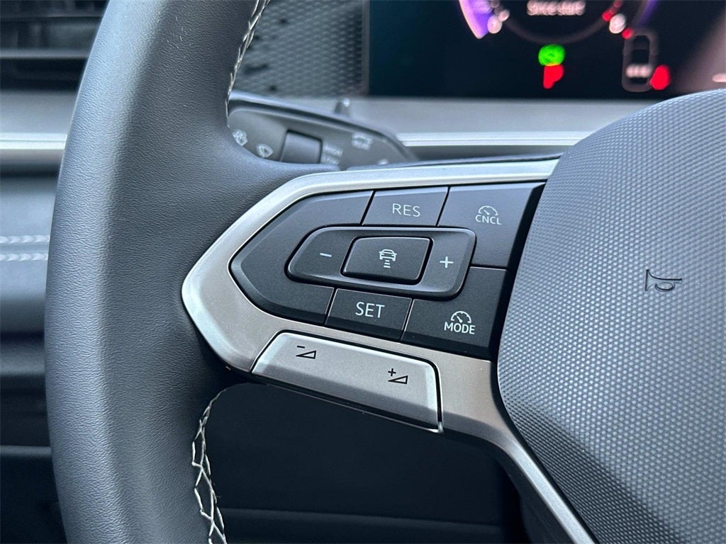 2025 Volkswagen Tiguan 2.0T SE