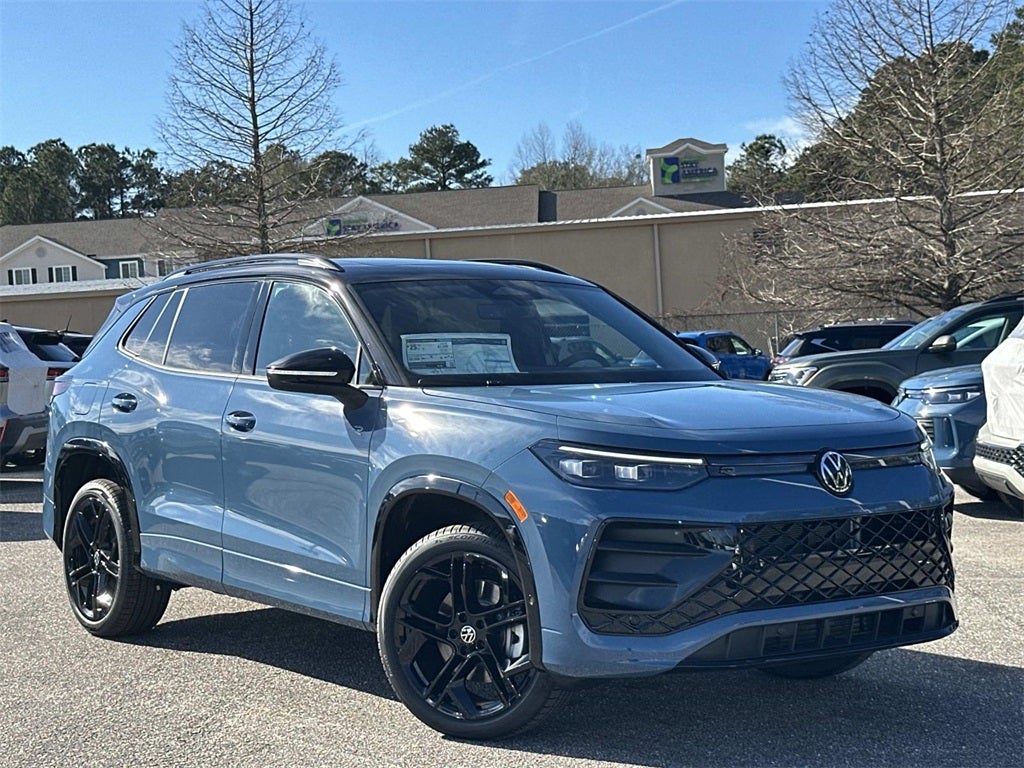 2026 Volkswagen Tiguan 2.0T SE R-Line Black