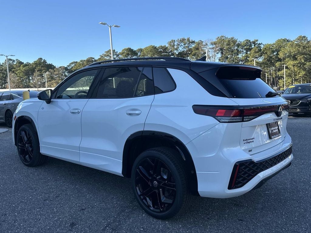 2026 Volkswagen Tiguan 2.0T SE R-Line Black