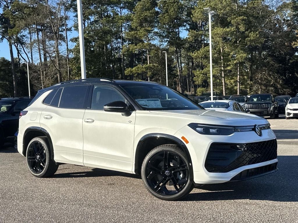 2026 Volkswagen Tiguan 2.0T SE R-Line Black
