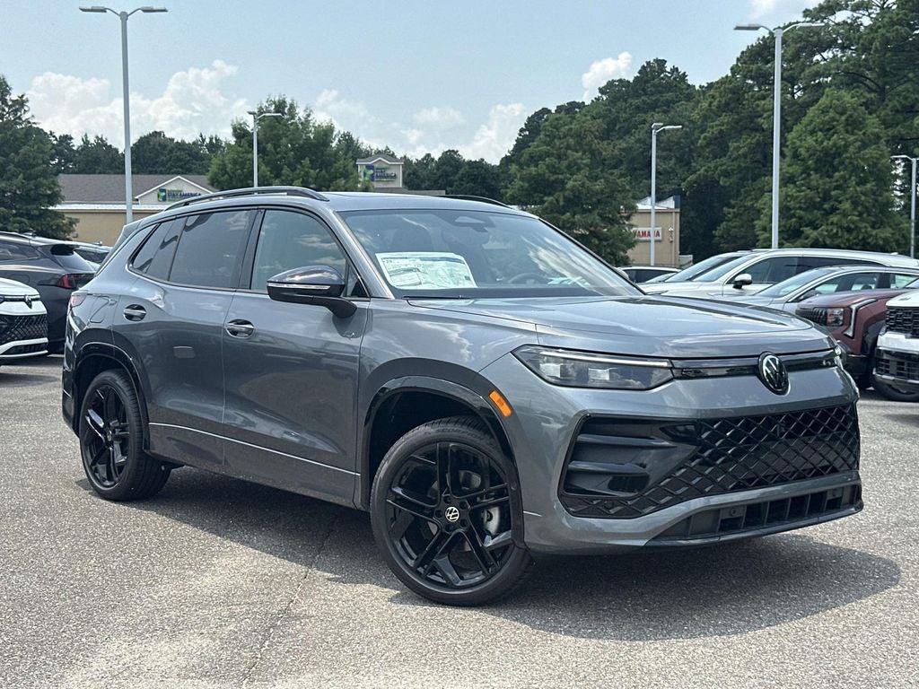 2026 Volkswagen Tiguan 2.0T SE R-Line Black